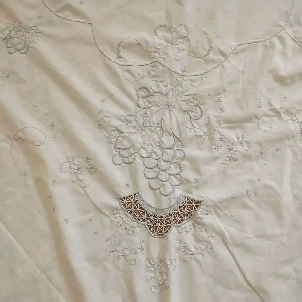 Large Tablecloth Embroidered Floral Cream Scalloped Trim Lightweight Oval Neutra